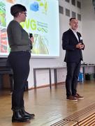 Organisatorin Leonie Grass und Dr. Muhidin Seho bei den Waldkontroversen 2024